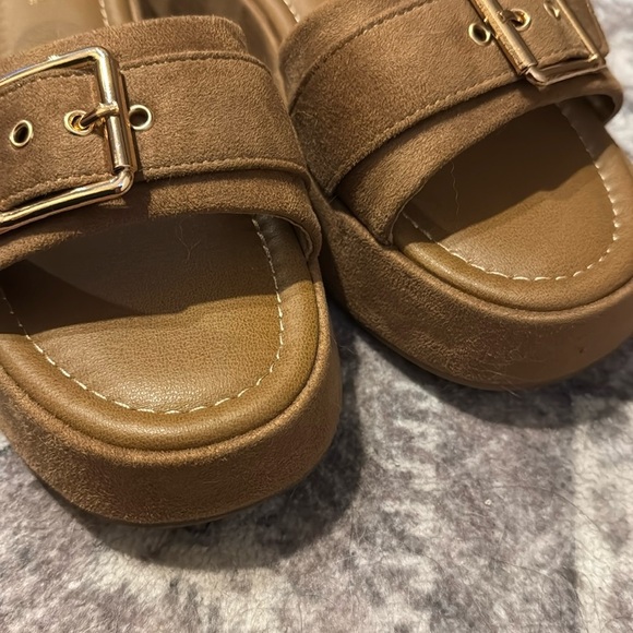 Saychelles Brown ran Slide Sandals 6.5 Poppy platforms faux suede gold buckle - Picture 2 of 5